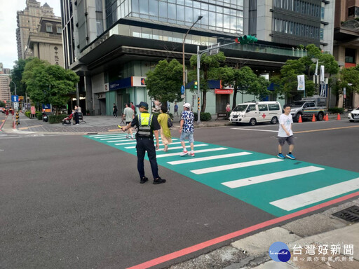 教師節連假車潮湧現 桃警啟動交通疏導機制