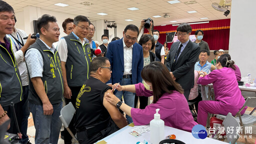 流感疫苗及COVID-19疫苗10/1同步開打 侯友宜鼓勵民眾「左流右新」雙重保護
