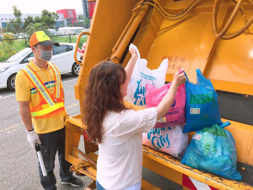 鳳凰颱風停班課影響 台北市這些地區今晚不收垃圾