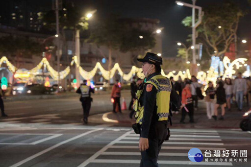新北耶誕城首日開城 新北警智慧交通確保人潮安全