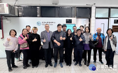 《煦色韶光》曹松清個展於元智登場 油彩與科技交織光影美學