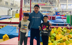 移民署訪公正國小體操隊 祝福鼓勵優秀新二代