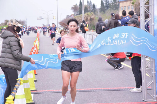 12國跑者 太平洋浪花馬拉松近七千人開跑