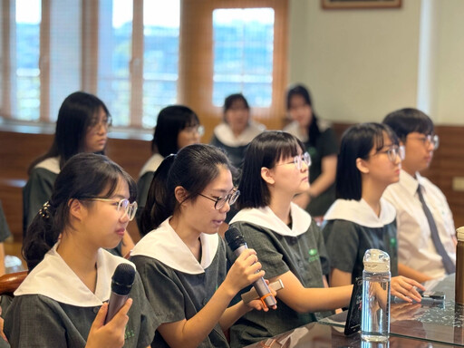 慈濟高中接軌國際世界與日本御成中學線上交流