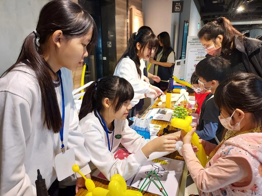 臺南慈濟高中參與士林科教館 共慶國際數學日