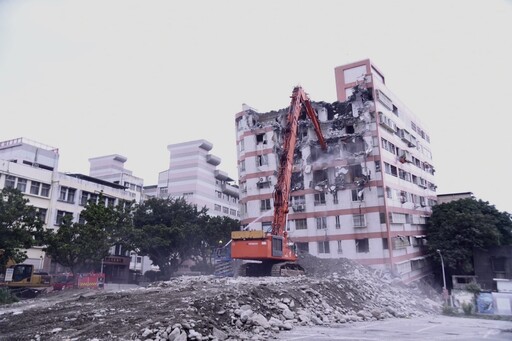 視察地震損毀建築 拆除影響盼附近居民共體時艱