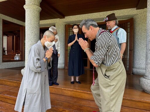 以色列醫療小丑團隊到花蓮撫慰人心慰問義演