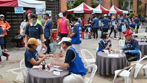 屏東慈濟志工參與警察節活動歡喜關懷結善緣