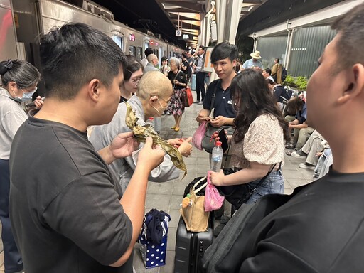 臺鐵新自強號遭土石流衝擊意外 慈濟動員關懷