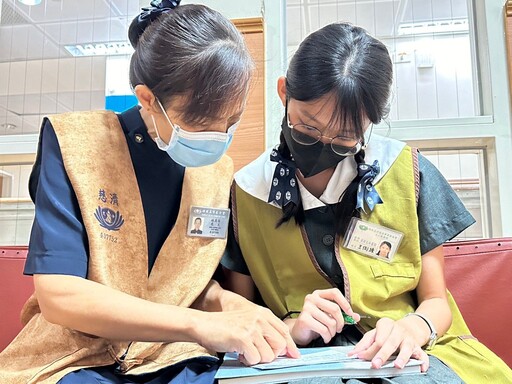 臺南慈中暑期醫院志工 看見病苦中綻放最美笑容