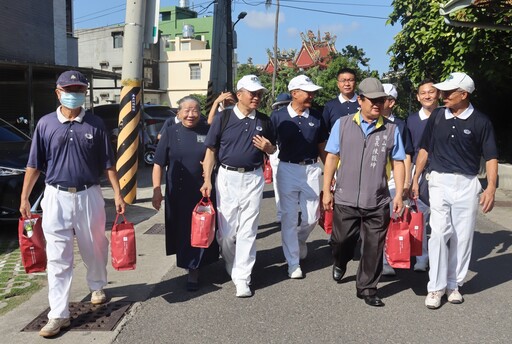 慈悲足跡湧現高雄岡山 志工安心家訪愛與關懷