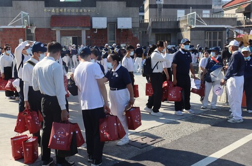 慈悲足跡湧現高雄岡山 志工安心家訪愛與關懷