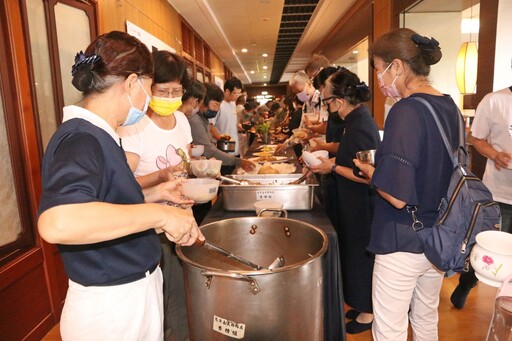 嘉義慈濟舉辦七月吉祥月活動供齋護生又祈福