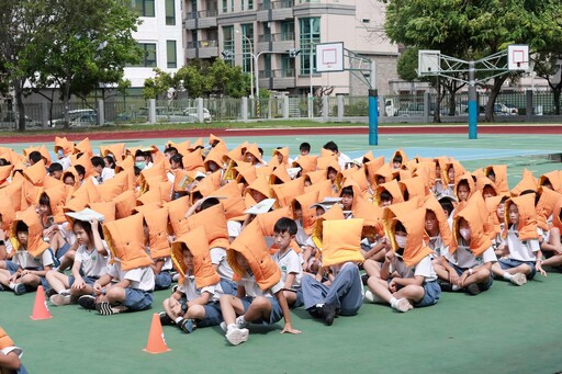 臺南慈小地震防災演練 展現有序應對能力