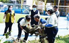 山陀兒重創高屏 大林慈院安心家訪助清理校園