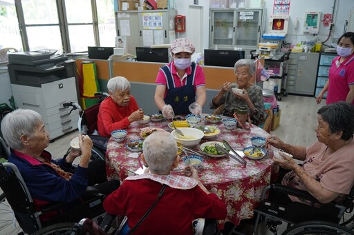 推動長照「三零政策」 助失能長輩重拾尊嚴