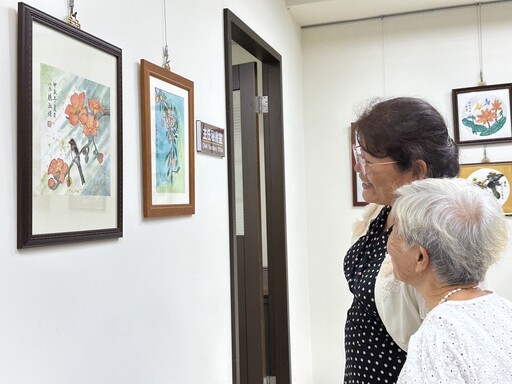 「耆珍藝寶」聯展 清水長者揮灑彩墨展現生命光彩