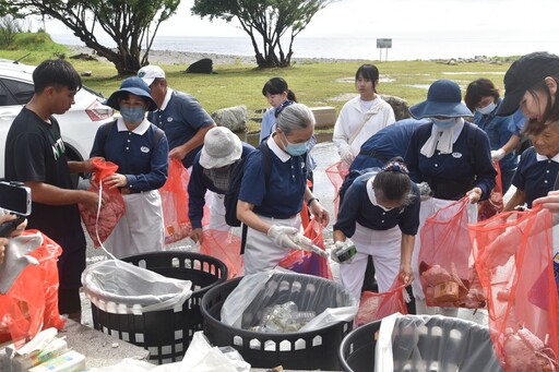 守護臺東美麗淨土 臺東慈濟攜手參與淨灘