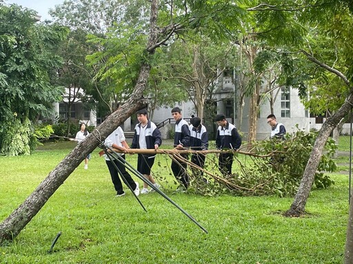 慈大附中齊心協力 風雨後美麗校園再現