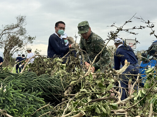 花蓮慈濟動員協助受康芮颱風致災校園民宅復原