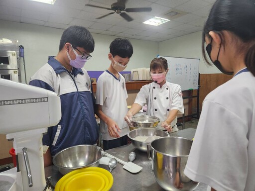 臺南慈中國二學生適性學習 技職參訪開拓視野