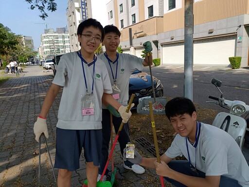 友愛鄰里善循環 臺南慈中掃街做好厝邊