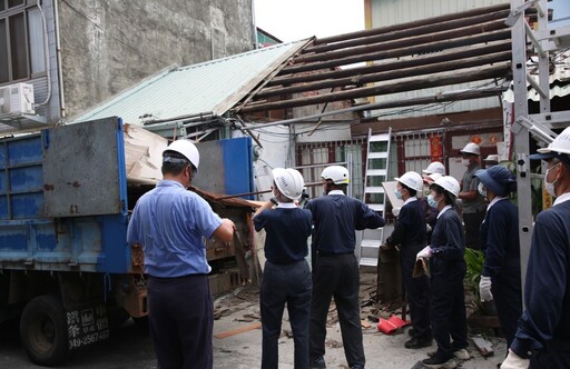 南投慈濟助弱勢修繕避風雨 祖孫三代能安枕