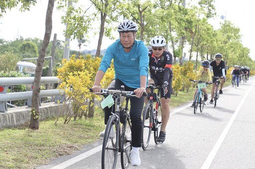 自閉症總會單車環島隊抵達臺東 市長陪騎傳遞愛