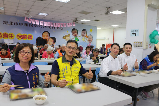 雙主廚到莒東社區義煮料理 與老人惜食共餐