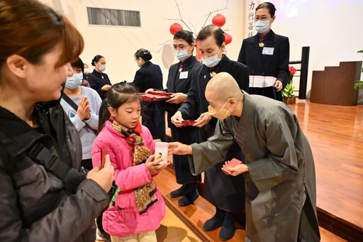 慈濟心田聯絡處歲末祈福 上千民眾歡喜與會