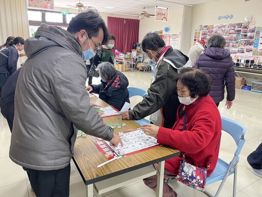 長者歡聚埔岩宮！大林慈院失智照護成果展登場