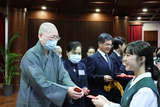 慈大歲末祝福 鼓勵師生把握時間積極付出