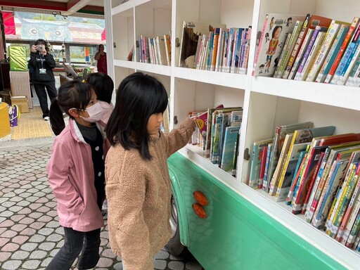 高市圖行動書車 深化原鄉閱讀推廣與文化傳承