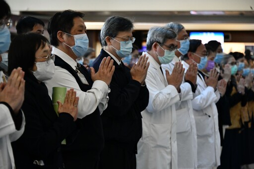 大林慈院為加州野火災民祈禱 盼災難早日平息