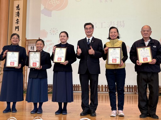 臺南慈中感恩餐會 一念心傳善 雙手接力愛