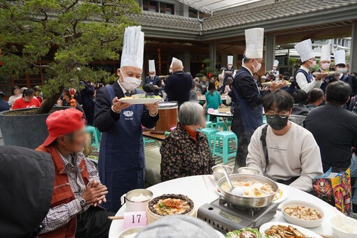 花蓮慈濟冬令發放圍爐活動 關懷近2千戶家庭