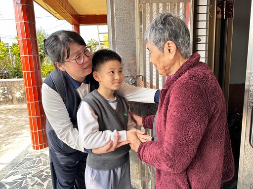 家訪有愛善行無限 臺南慈中親師生在楠西送祝福