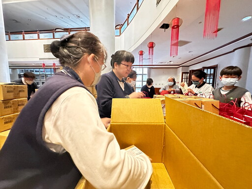 家訪有愛善行無限 臺南慈中親師生在楠西送祝福