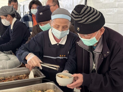 為震災災民送暖 慈濟十道圍爐素菜在小年夜上桌