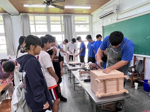 公東高工美化校園藝術 展現「海樣書夢」精湛技藝