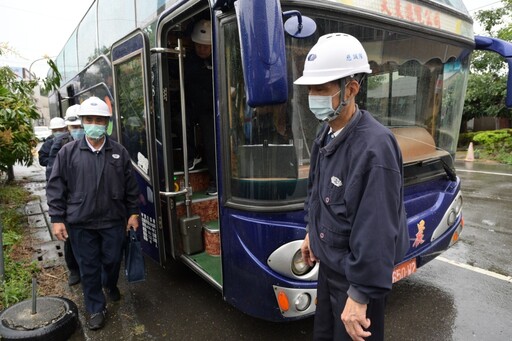 遊覽車載來的！慈濟北區志工投入楠西震災修繕