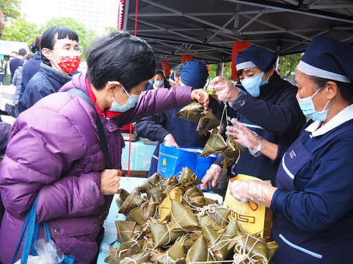 慈濟安平元宵市集義賣 助地震災民災後復原