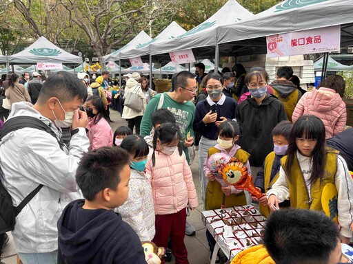 寒冬見溫情 臺中慈濟在豐樂公園舉辦義賣現人潮