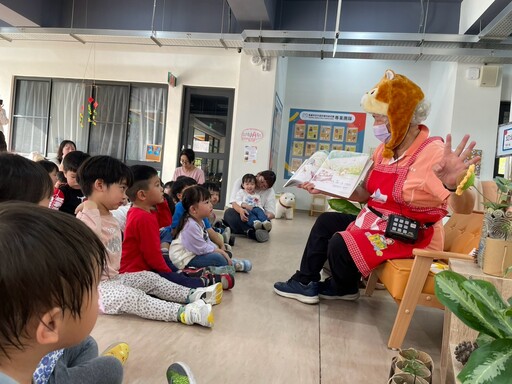 綠書房前進凹子底幼兒園 分享台語生態故事