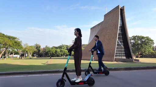 蔣亞妮時光中的人生風景 偕謝哲青走文學回家路