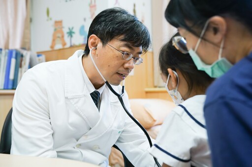 寶寶周產期感染腸病毒變重症 兒科團隊急救命