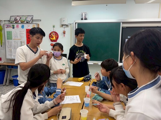慈大附中點亮宇宙夢 大手牽小手星空下學習天文