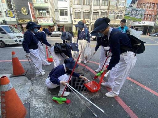 宜蘭慈濟響應世界地球日參與環境清理活動