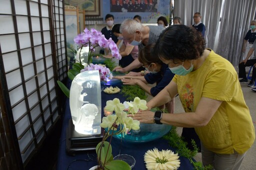 嘉義國華環保站浴佛 莊嚴佛號匯聚十方會眾祈願