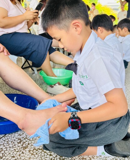 臺南慈小孝親禮儀 感恩傳遞 親情滿溢動人心